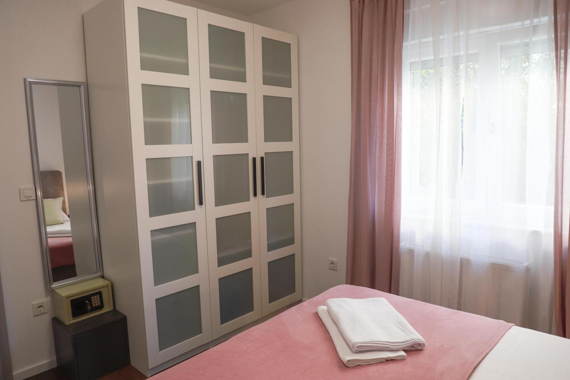 Holiday Apartments Ivano & Leo - Private Parking Zadar Luaran gambar