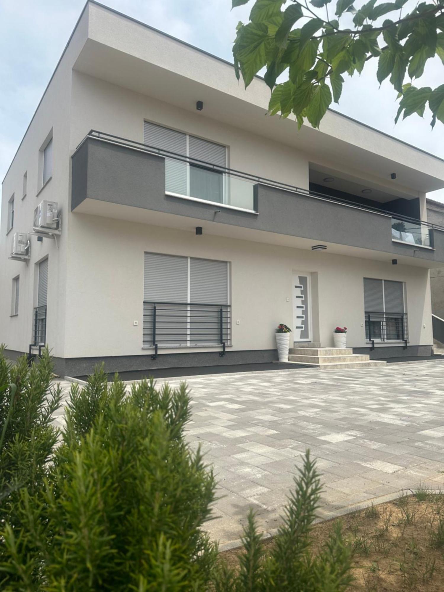 Holiday Apartments Ivano & Leo - Private Parking Zadar Luaran gambar